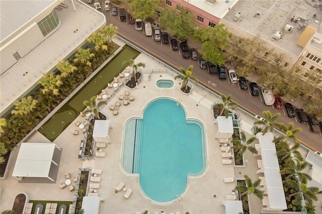 Building Photo - 400 Central Ave