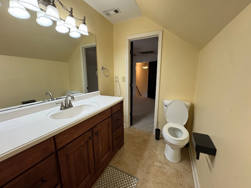 Building Photo - 135 Suffolk Dr