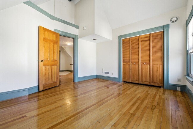 Building Photo - 74 Dartmouth St