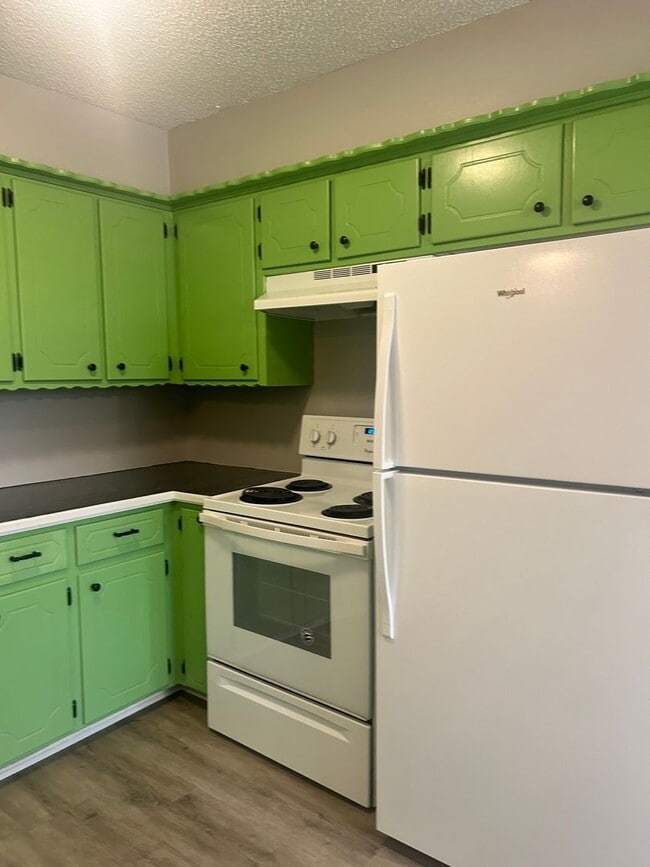 Building Photo - 4625 SW I Ave