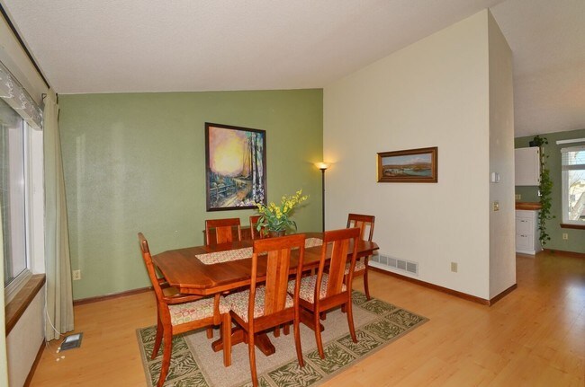 Building Photo - Fantastic 4BR, 3.5BA! Deck, FP, great yard, location!! (Regal)