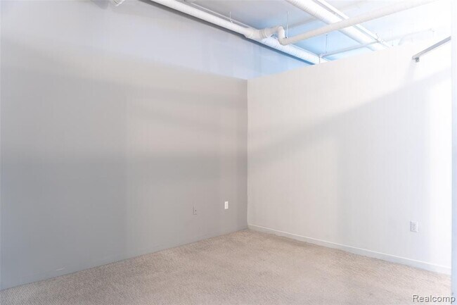 Building Photo - 100 N Center St