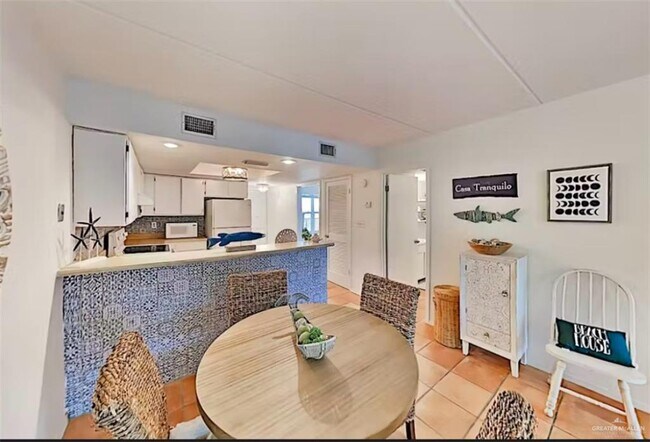 Building Photo - 11 E Coronado Dr