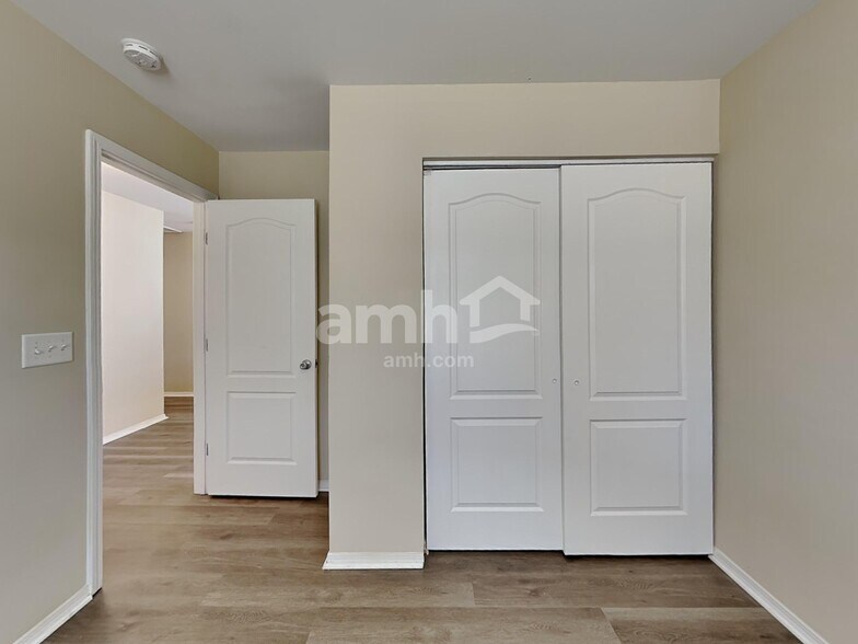 Building Photo - 96 Yarmouth Dr