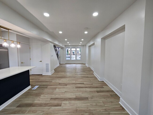 Building Photo - Amazing 3 bedroom 2.5 bath House for Rent ...