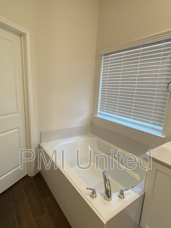 Building Photo - 2920 Brady Starr Dr