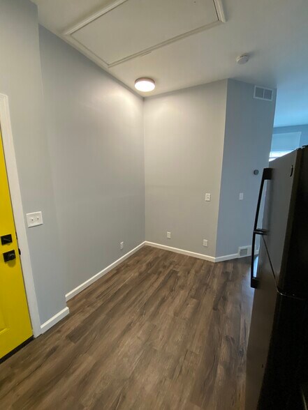 Building Photo - 44 N Main St