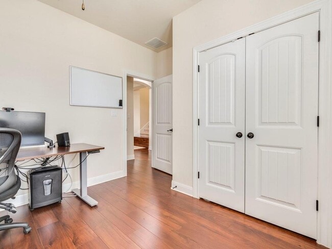 Building Photo - 5720 Viejo Dr