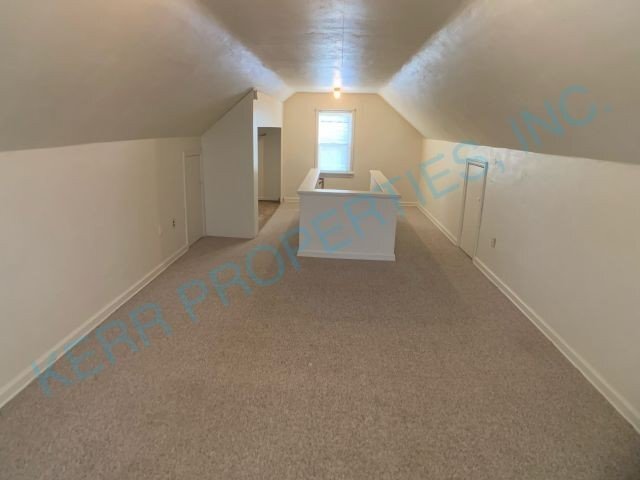 Building Photo - FREE RENT! Cozy tri-level 1374 square foot...