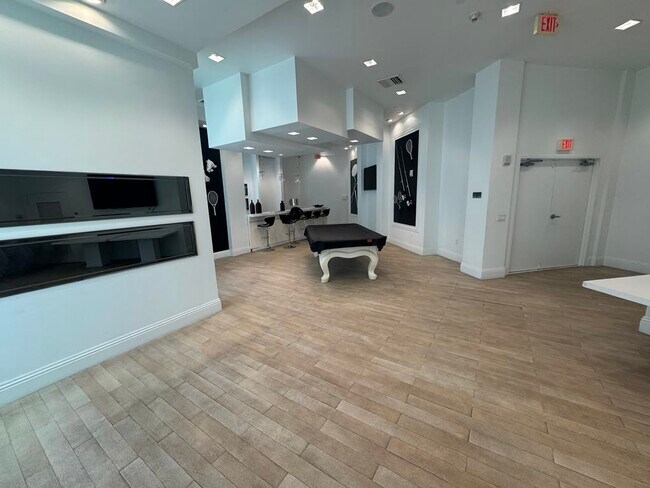 Building Photo - 350 S Miami Ave