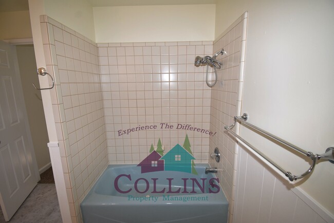 Building Photo - 11071 Cedar Ridge Dr