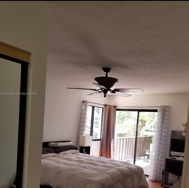 Building Photo - 9535 SW 148th Ave Cir E