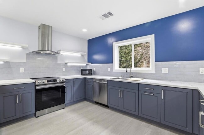 Building Photo - 1802 Ponca Ct