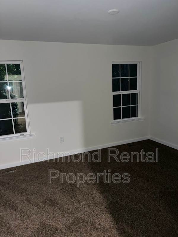 Building Photo - 1503 Stonewall Manor Dr