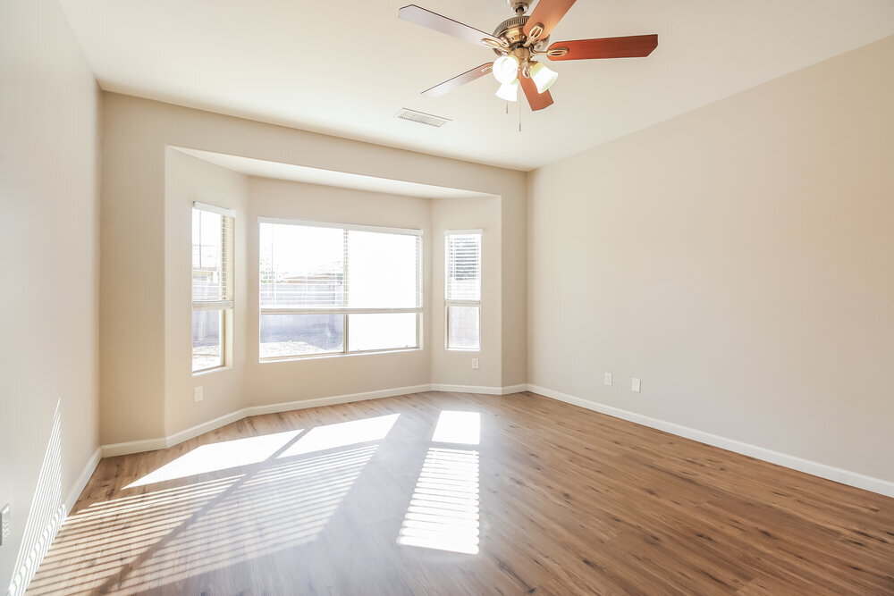 Building Photo - 5305 S 52nd Dr