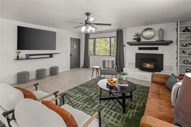 Building Photo - 2 Southport Ln