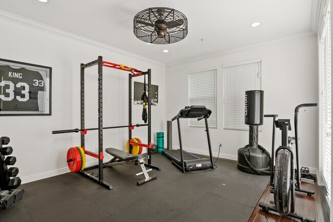 Building Photo - Luxury Living in San Clemente – 5 Bed, 3.5...