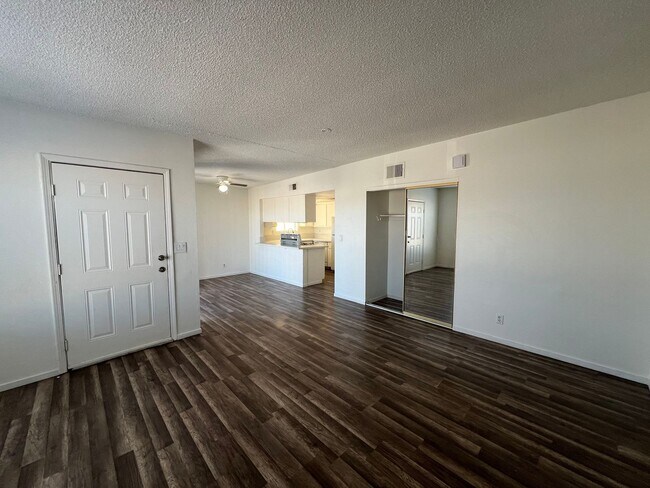 Building Photo - 6942 Appleton Dr