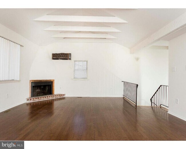 Building Photo - 2031 South St