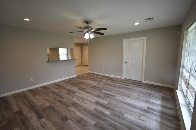 Building Photo - 12806 Cinder Cone Trail