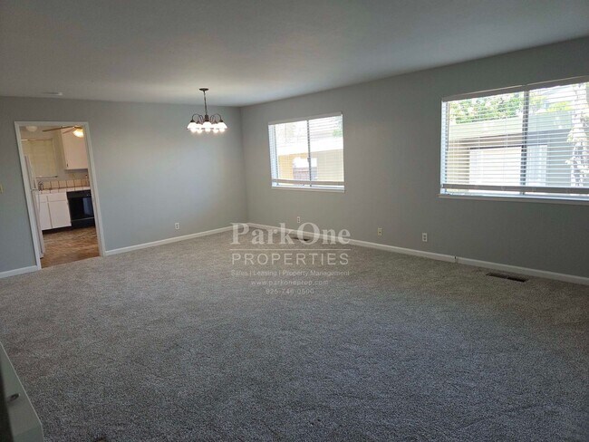 Building Photo - Super Spacious 2 bedroom Condo