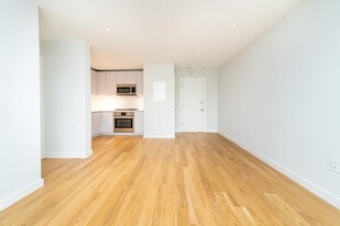 Building Photo - 121 Highland Rd