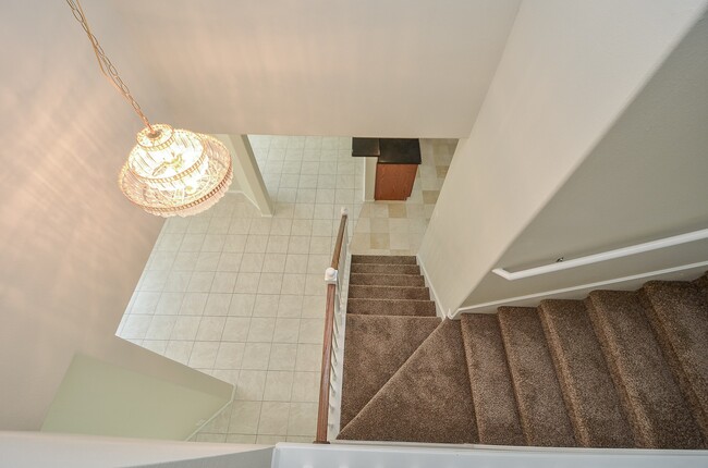 Building Photo - 10302 Deer Lodge Ct
