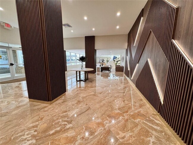 Building Photo - 1370 S Ocean Blvd