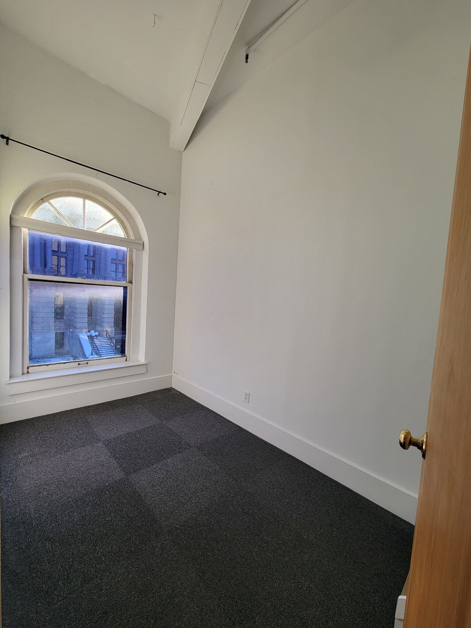 Building Photo - 122 N 3rd St