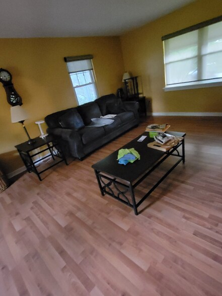 Building Photo - 551 S Royal St