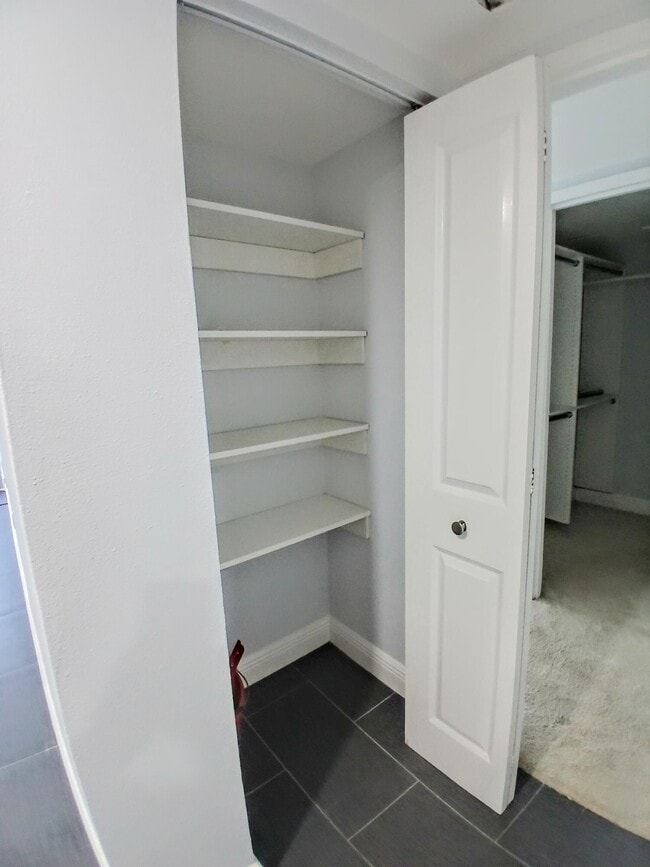 Building Photo - 1830 Embassy Dr