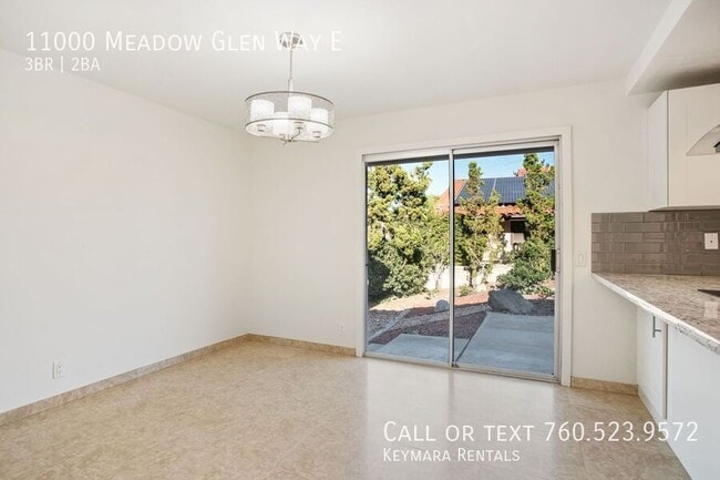 Building Photo - 11000 Meadow Glen Way E