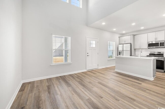 Building Photo - 283 Ferretti St