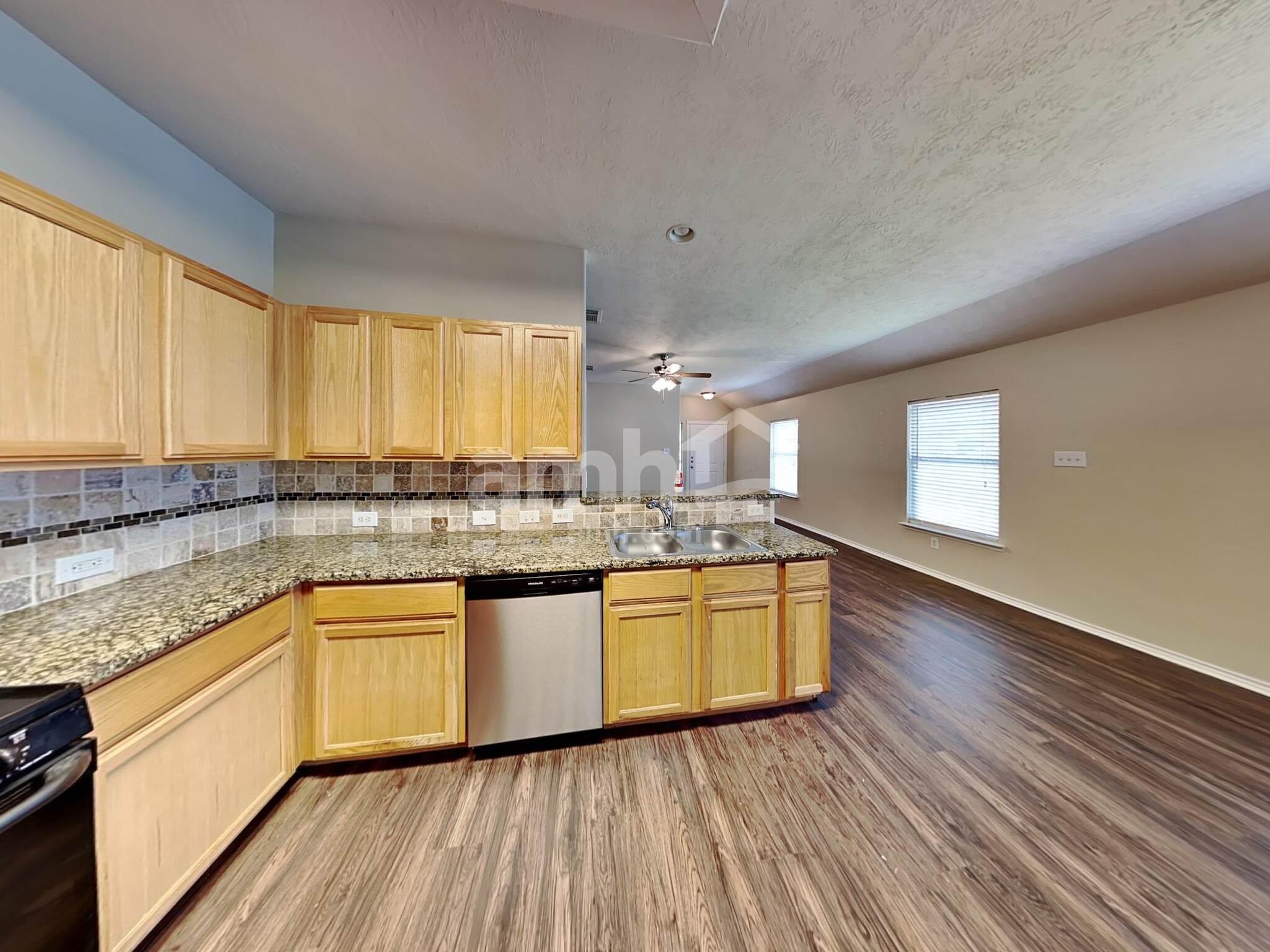 Building Photo - 18491 Sunrise Pines Dr