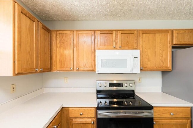 Building Photo - 5609 Blandon