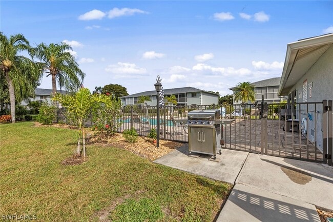 Building Photo - 8130 Summerlin Village Cir