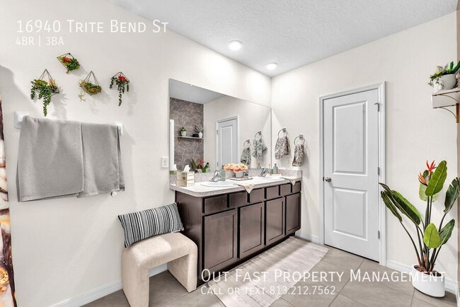 Building Photo - 16940 Trite Bend St
