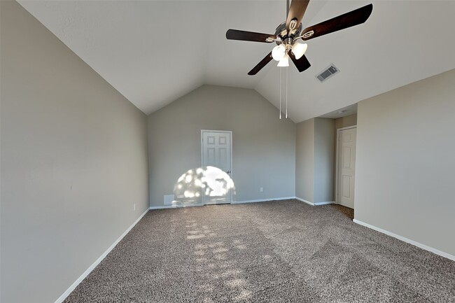 Building Photo - 15142 Red Cedar Cove Ln