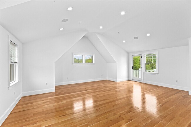 Building Photo - 45 Ocean Ledge Dr