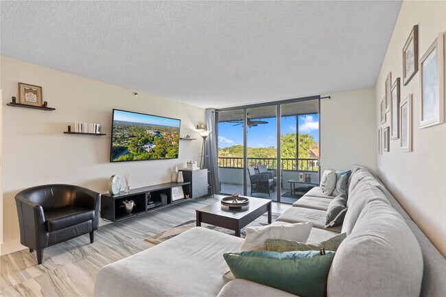 Building Photo - 1850 Homewood Blvd