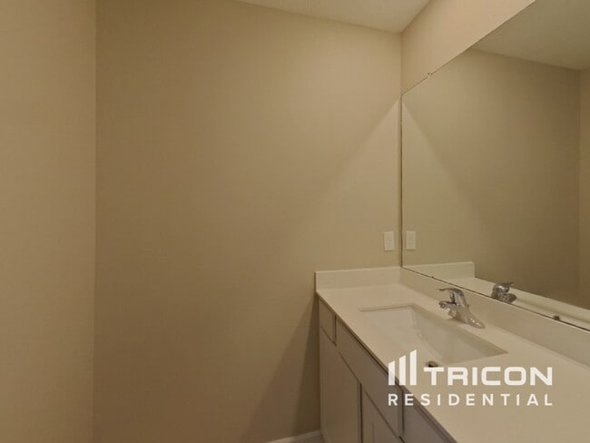 Building Photo - 29350 Fedora Cir