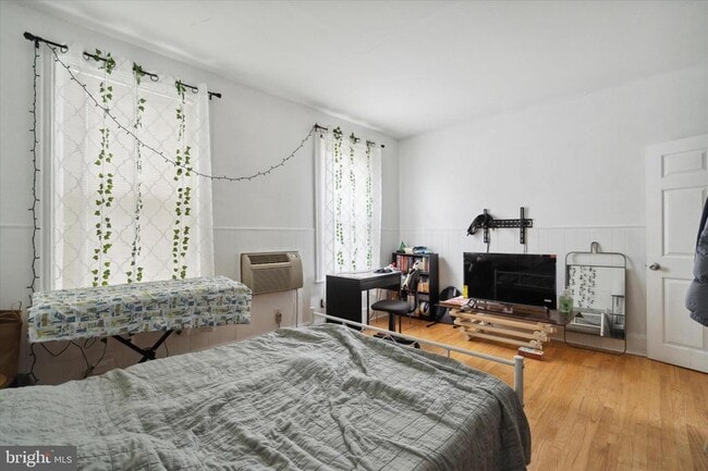 Building Photo - 3215 Hamilton St