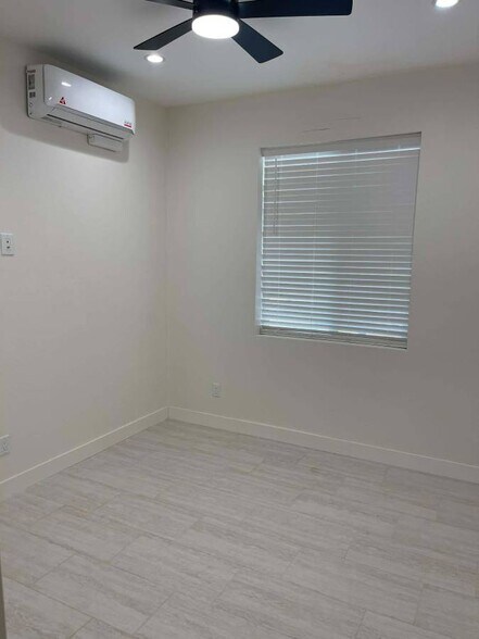 Building Photo - 5335 Saxon St