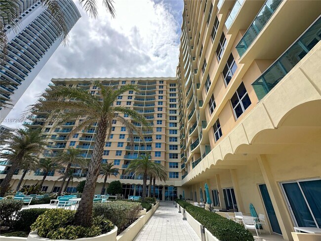 Building Photo - 2501 S Ocean Dr