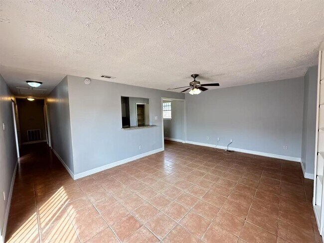 Building Photo - 12969 Blackpool Ln