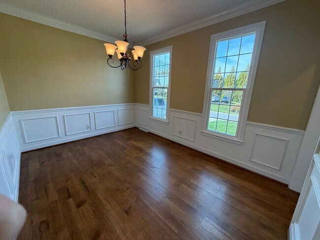 Building Photo - Prime Location in Half Mile Lake, Greenville, SC