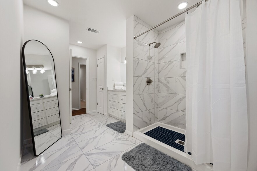 Building Photo - 82 Vanessa Dr