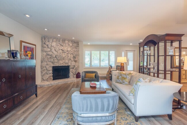 Building Photo - 3372 SE Court Dr