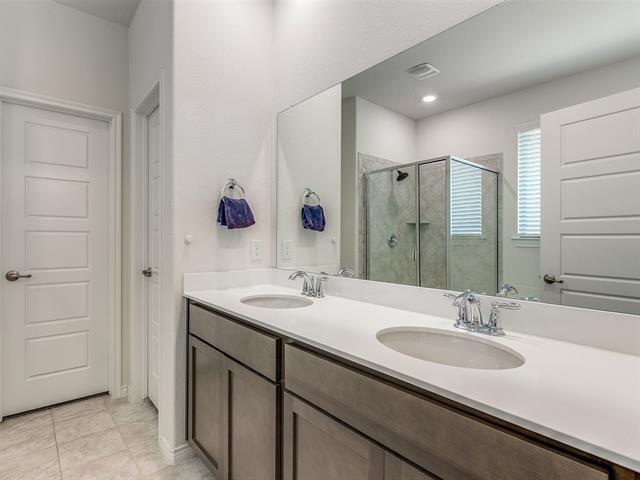 Building Photo - 2836 Franklin Dr