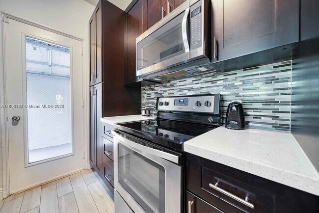 Building Photo - 644 NE 82nd Terrace